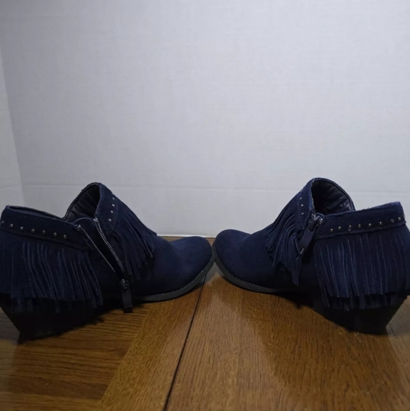 Very Volatile size6.5 Suede Booties - Picture 3 of 6
